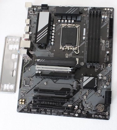 Attēls no SALE OUT. Gigabyte B760 DS3H GEN5 1.0 | Processor family Intel | Processor socket LGA1700 | DDR5 | Supported hard disk drive interfaces M.2, SATA | Number of SATA connectors 4 | USED, REFURBISHED, WITHOUT ORIGINAL PACKAGING AND ACCESSORIES, ONLY BACK PANE